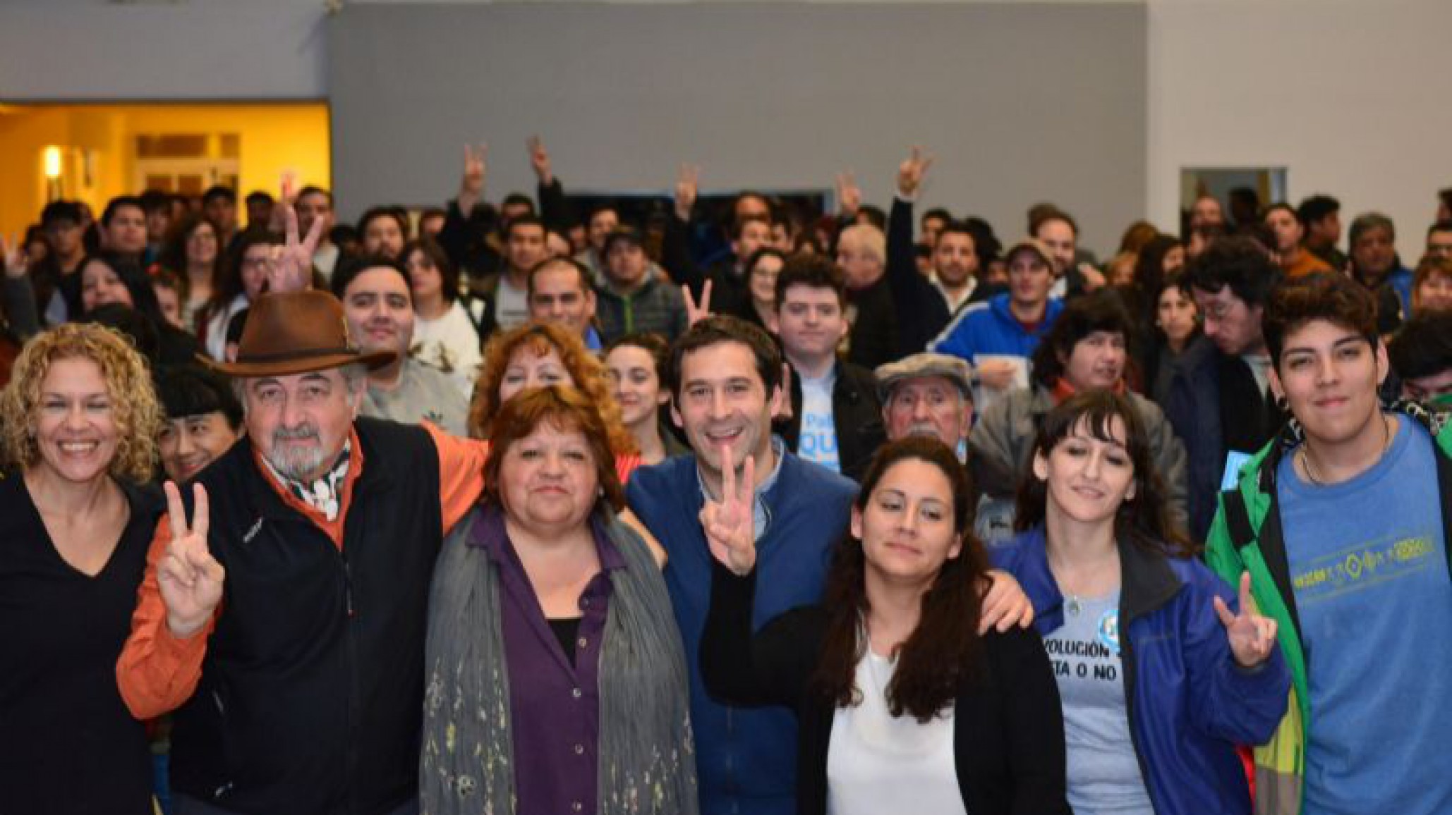 En un masivo encuentro, Luque presentó sus propuestas para los jóvenes de Comodoro