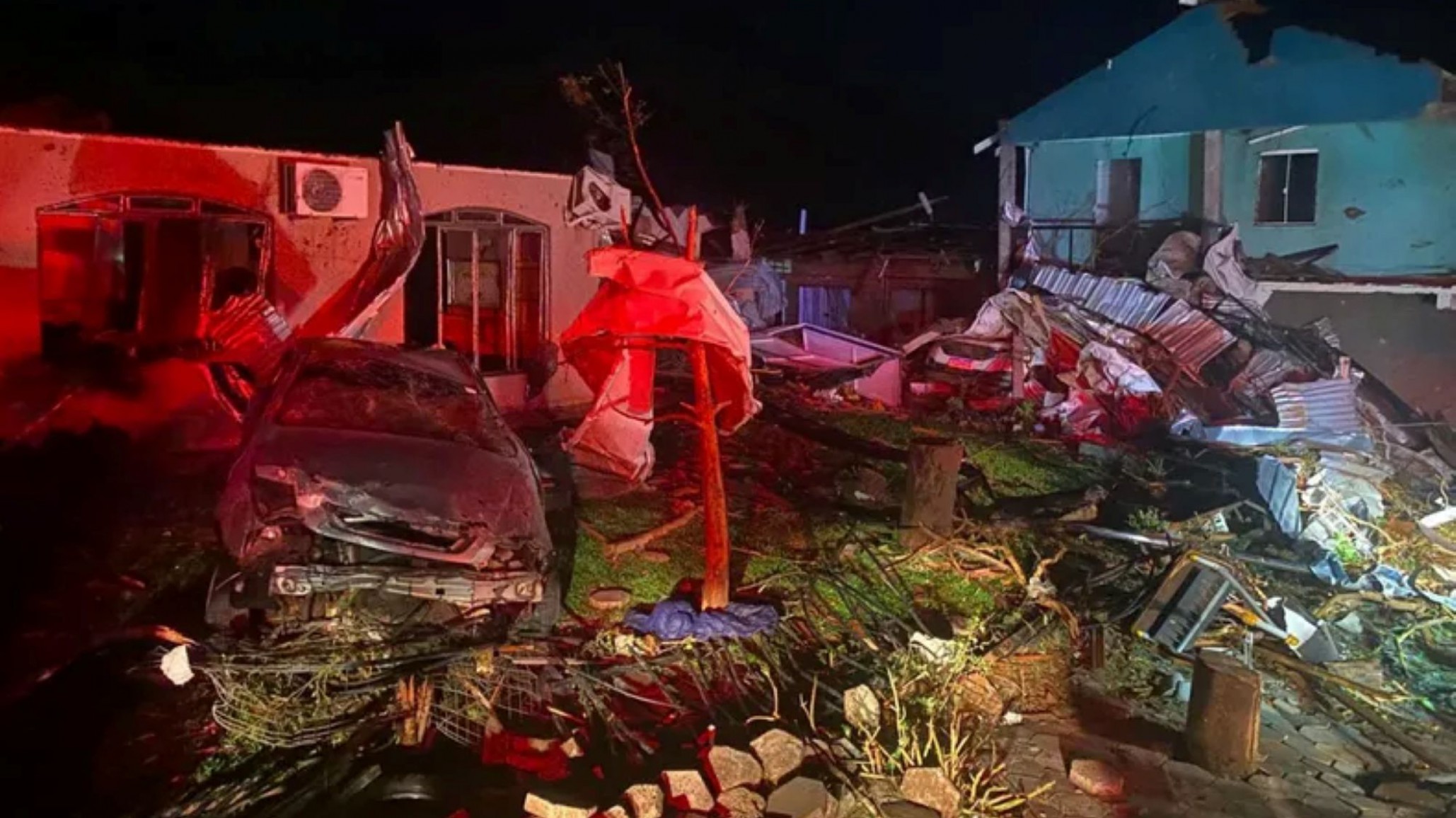 Al menos 5 personas fallecieron por el paso de un tornado en Brasil: hay más de 430 heridos
