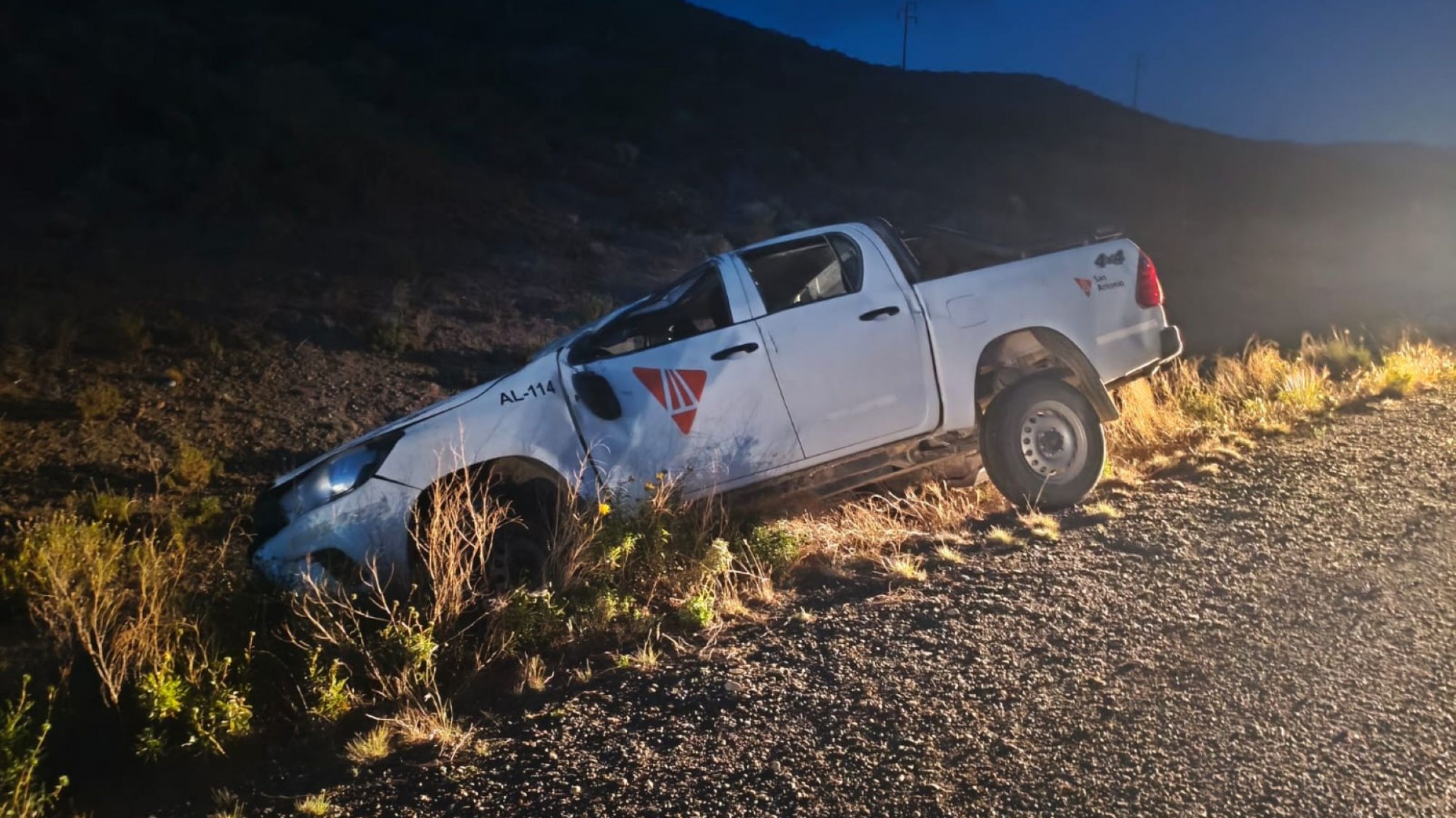 Una camioneta volcó en la Ruta 26: el conductor fue trasladado al hospital