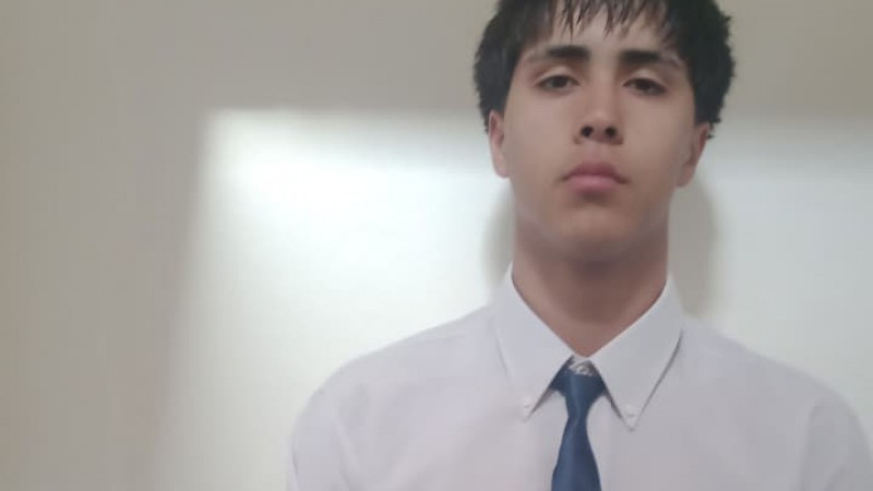 Una mamá de Comodoro lanzó una colecta para comprar el traje de su hijo, abanderado de la Escuela 7702