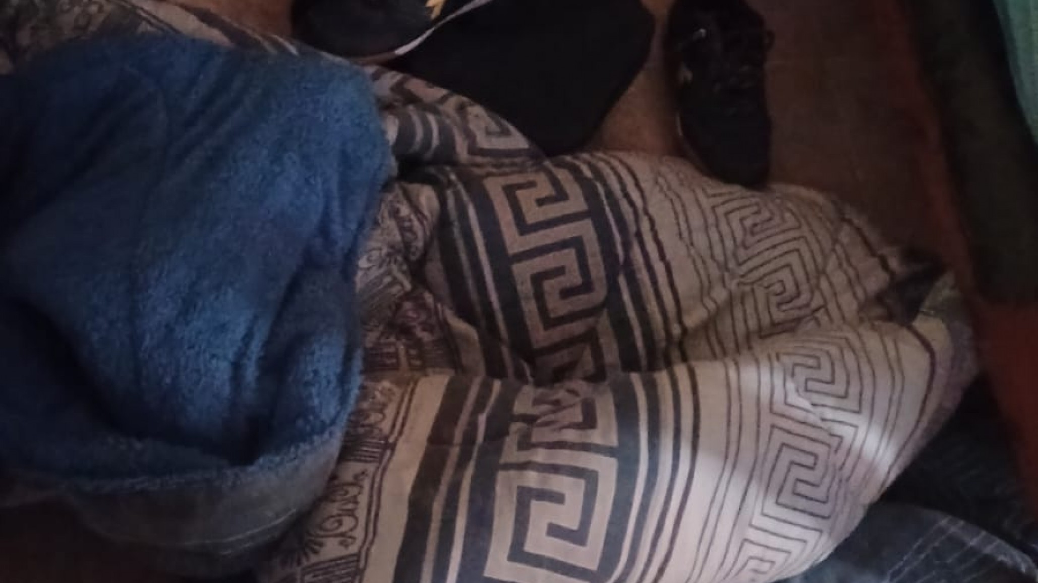 Detuvieron a un hombre que saltó un paredón de más de dos metros y entró a robar en una vivienda