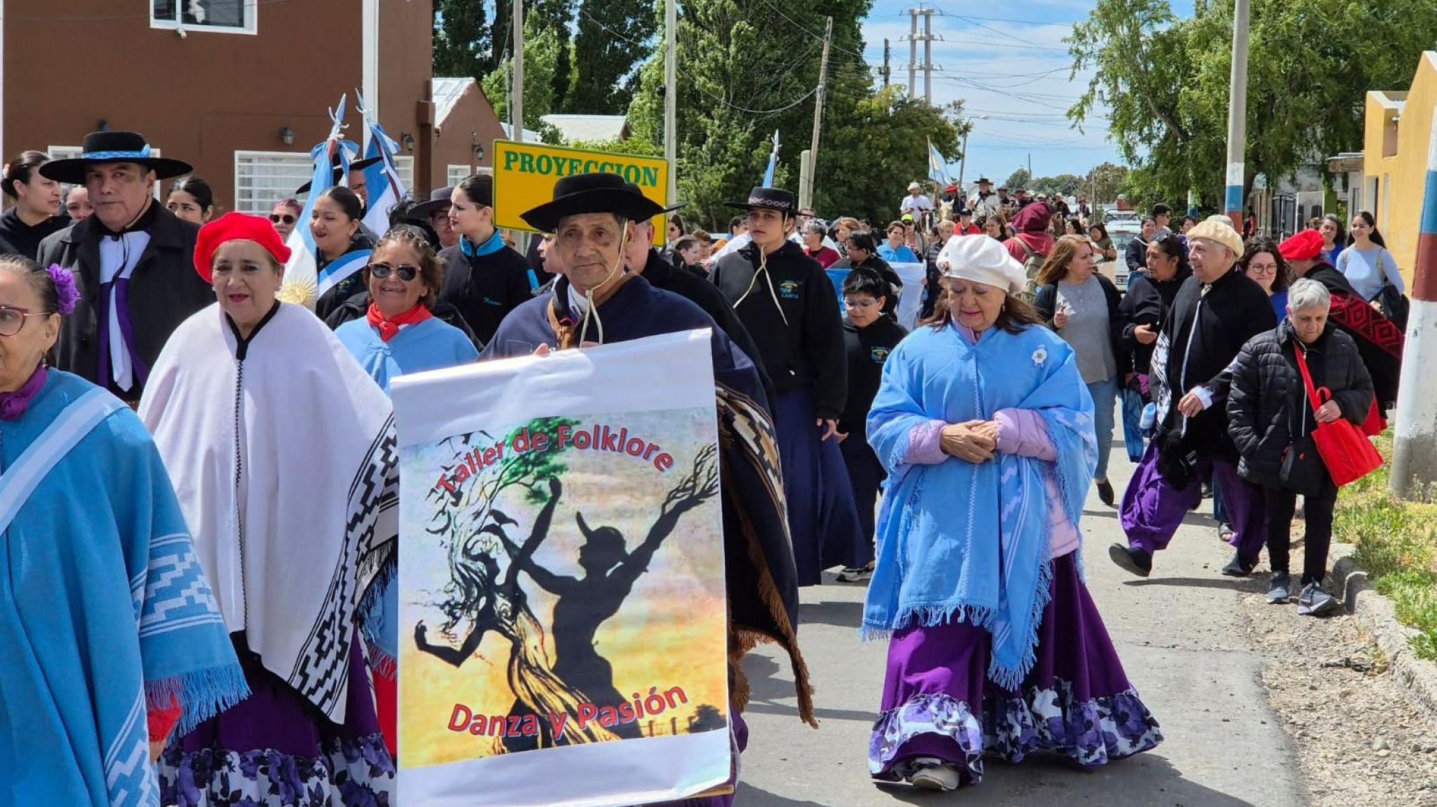 Gran festejo por el Día de la Tradición en Ciudadela: desfile, peña y feria de productores