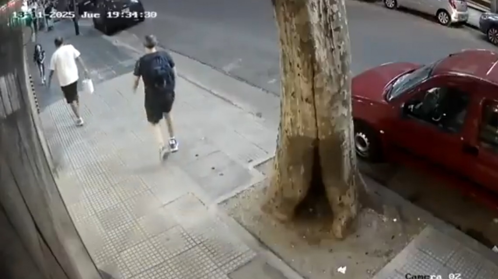 Un joven fue demorado por patear a una niña de 7 años en Palermo