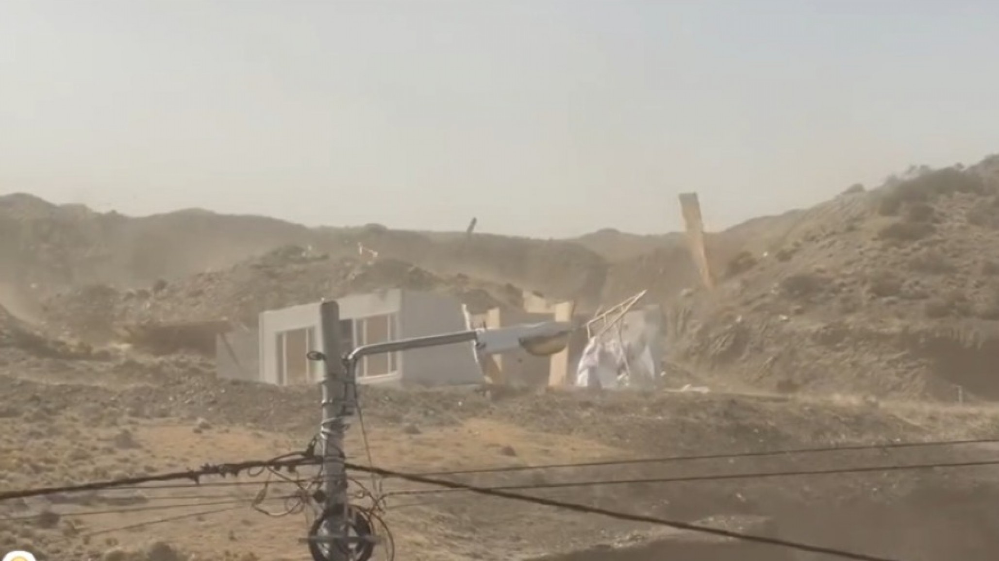 Caleta Olivia: Así el viento arrasó una vivienda