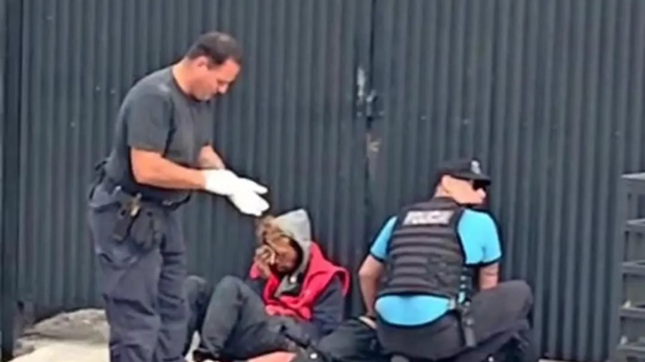 Disparos y pelea en pleno Centro de Comodoro: dos heridos con antecedentes y una investigación en marcha