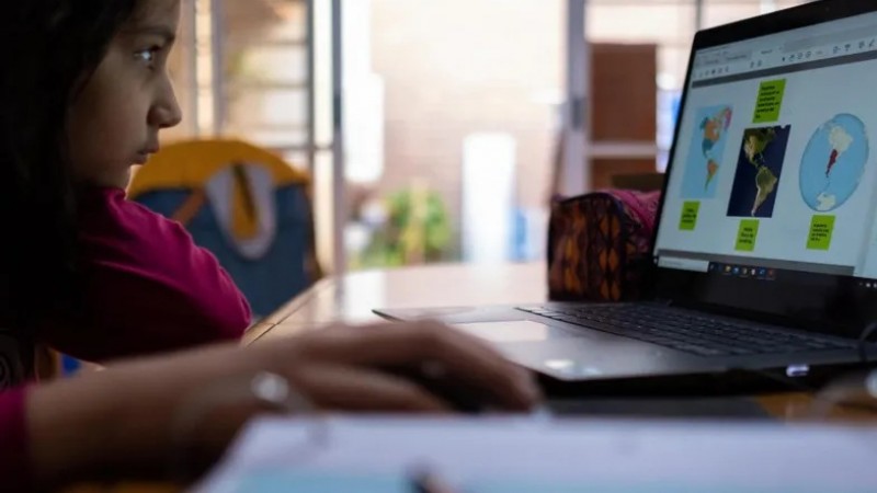 "No es libertad, es ajuste": especialistas advierten por el proyecto que habilita educación híbrida desde los 9 años