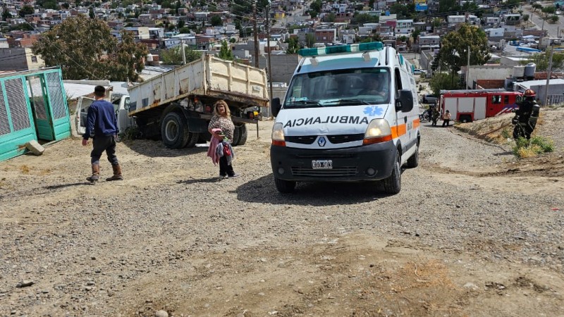 Un hombre de 65 años fue arrollado por su propio camión y terminó internado en el Hospital Regional