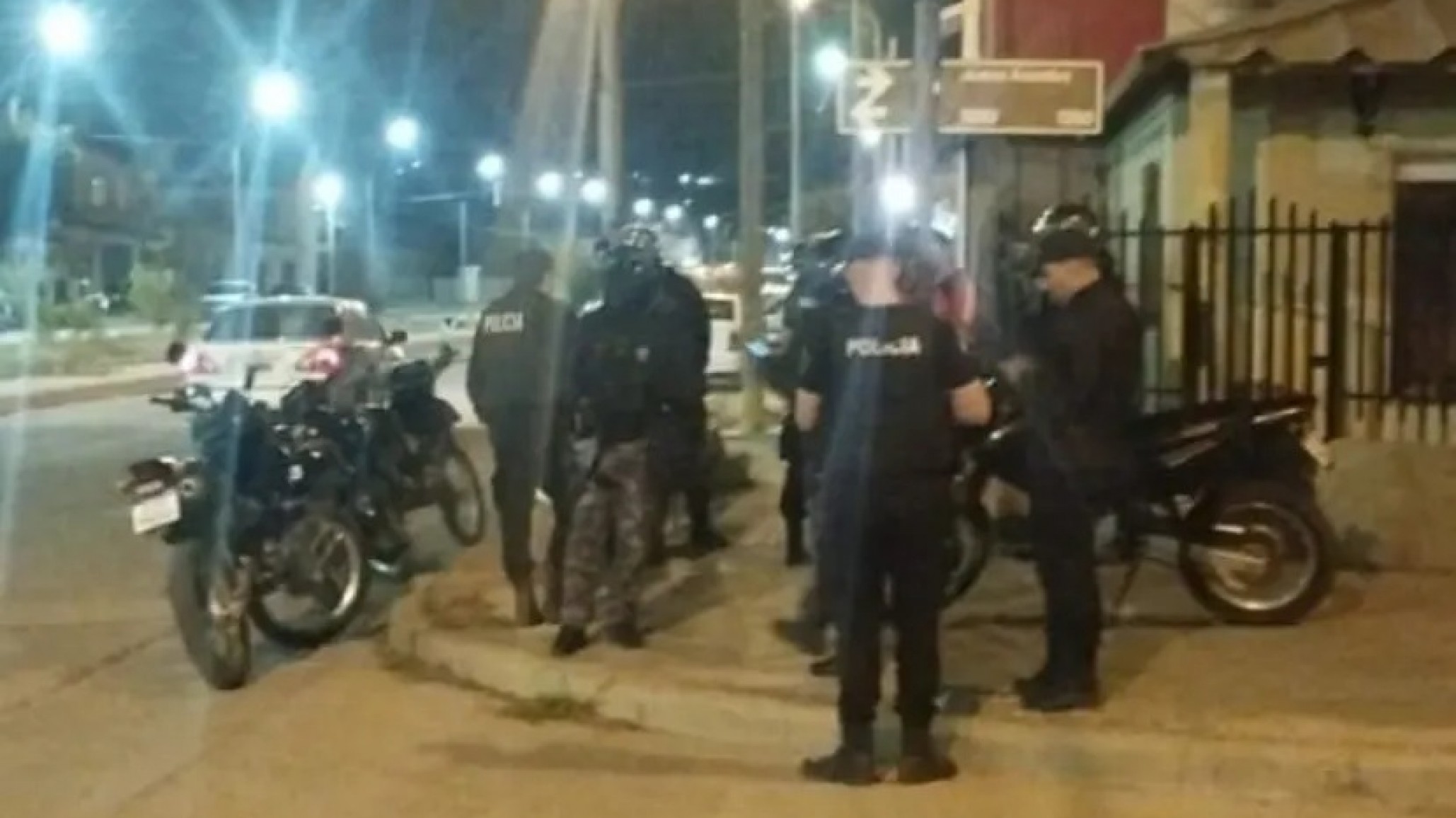 Lo descubrieron con marihuana en una caja de cartón y terminó detenido en Av. Lisandro de la Torre