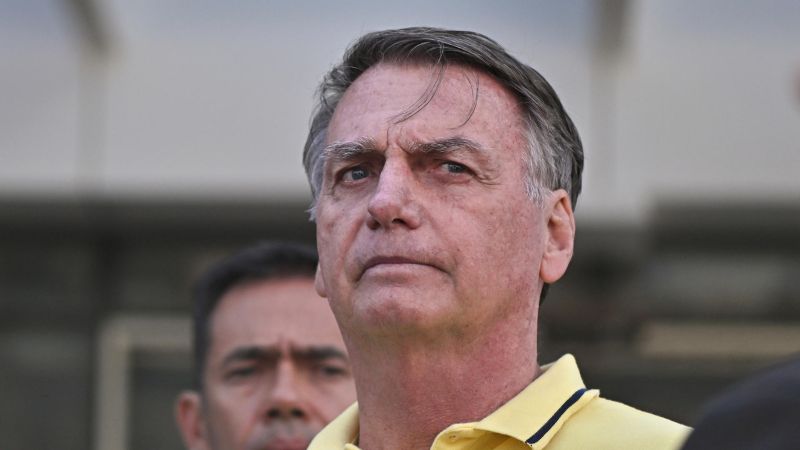 Bolsonaro dijo que intentó sacarse la tobillera porque sufrió "alucinaciones" por medicamentos
