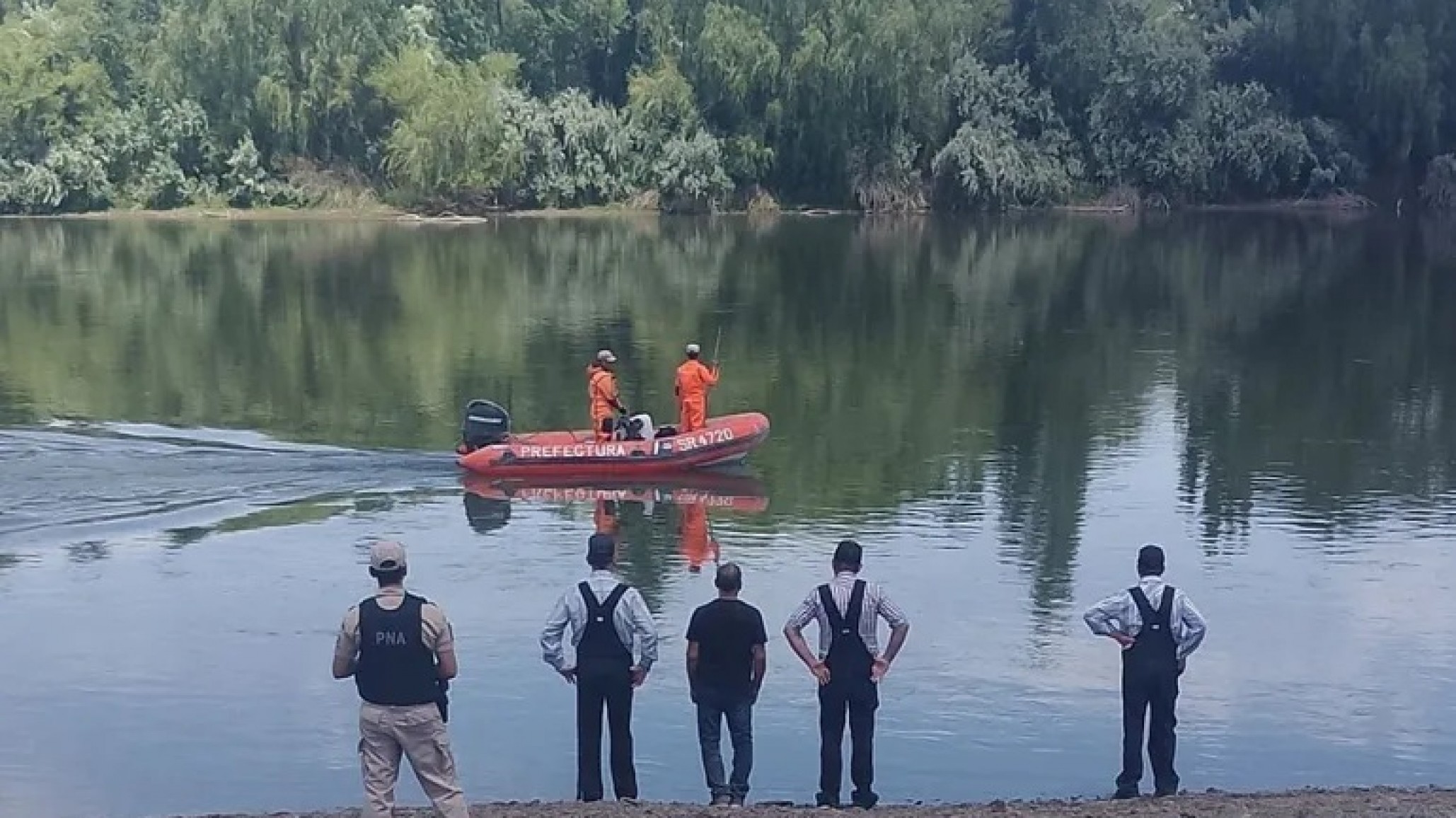 Murió por salvar a su hija en Río Negro: como sigue la búsqueda de la familia menonita