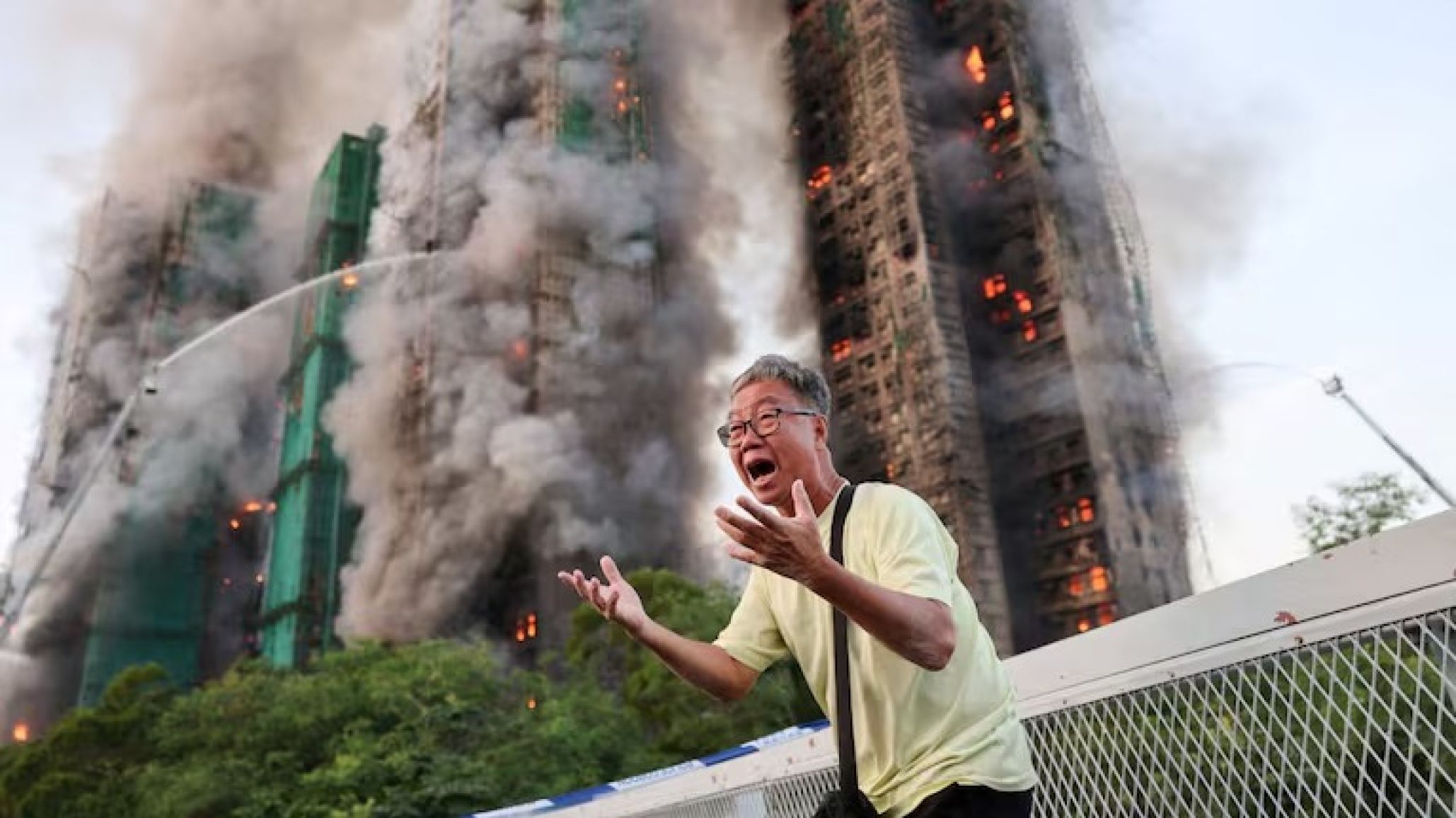 Hong Kong: al menos 13 muertos y varias personas atrapadas por un grave incendio