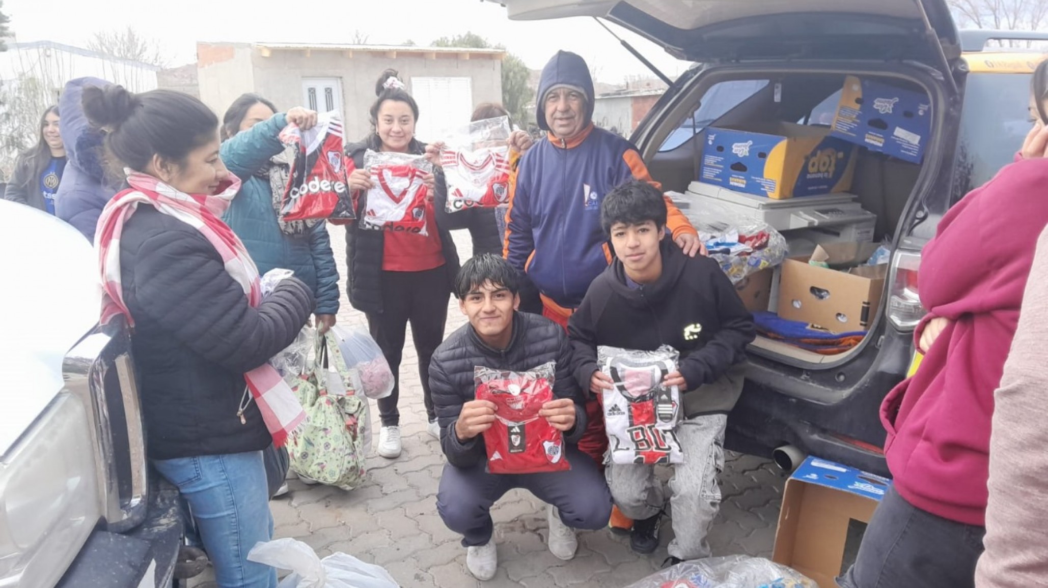 CAI Solidaria lanzó una colecta de alimentos y juguetes para su campaña de fin de año