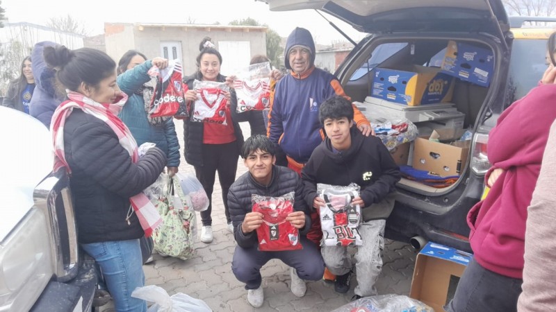 CAI Solidaria lanzó una colecta de alimentos y juguetes para su campaña de fin de año