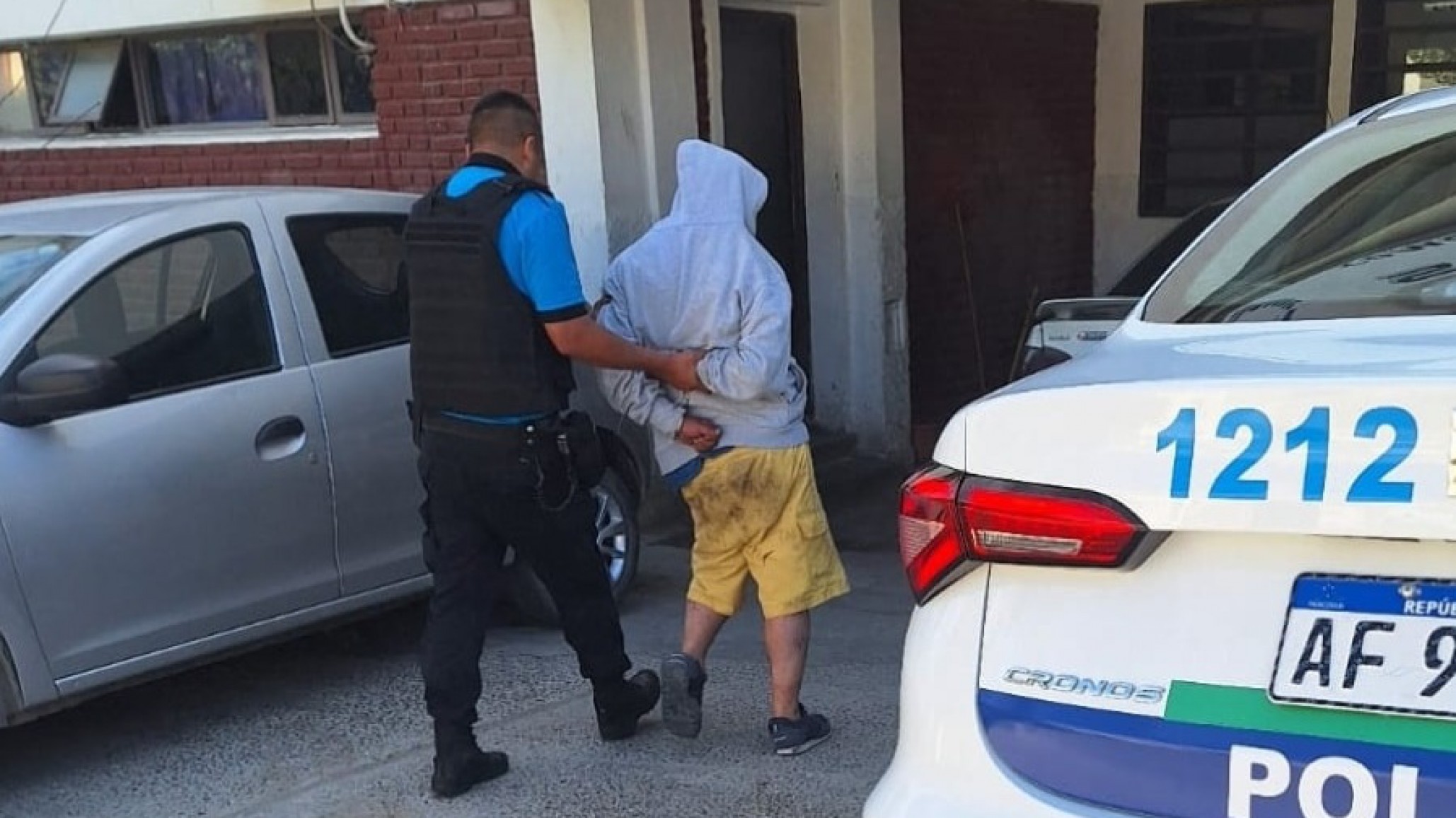 Ahora en una farmacia de Comodoro: otro hombre detenido por robar perfumes "Kevin"