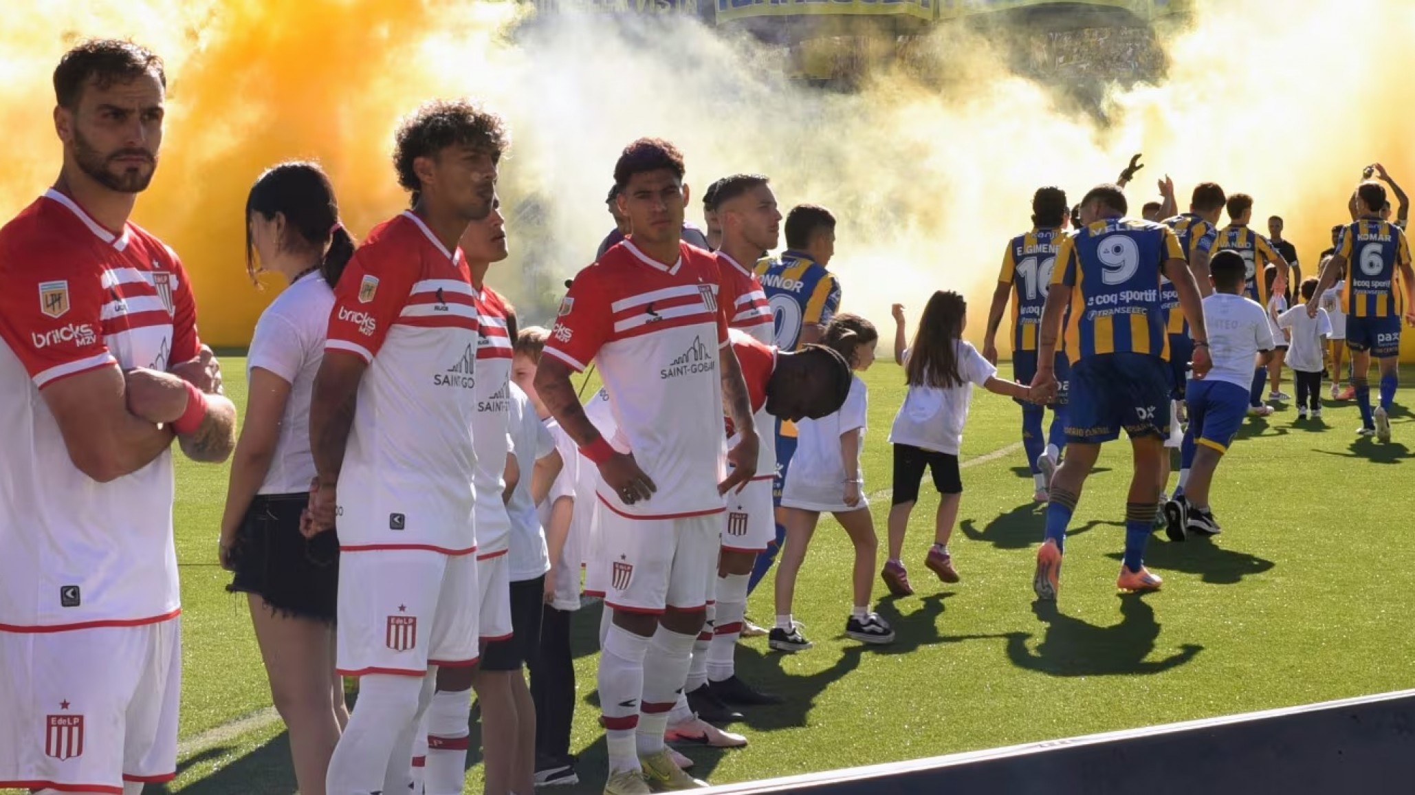 AFA suspende a 11 jugadores de Estudiantes y sanciona a Verón por "el espaldazo" a Rosario Central