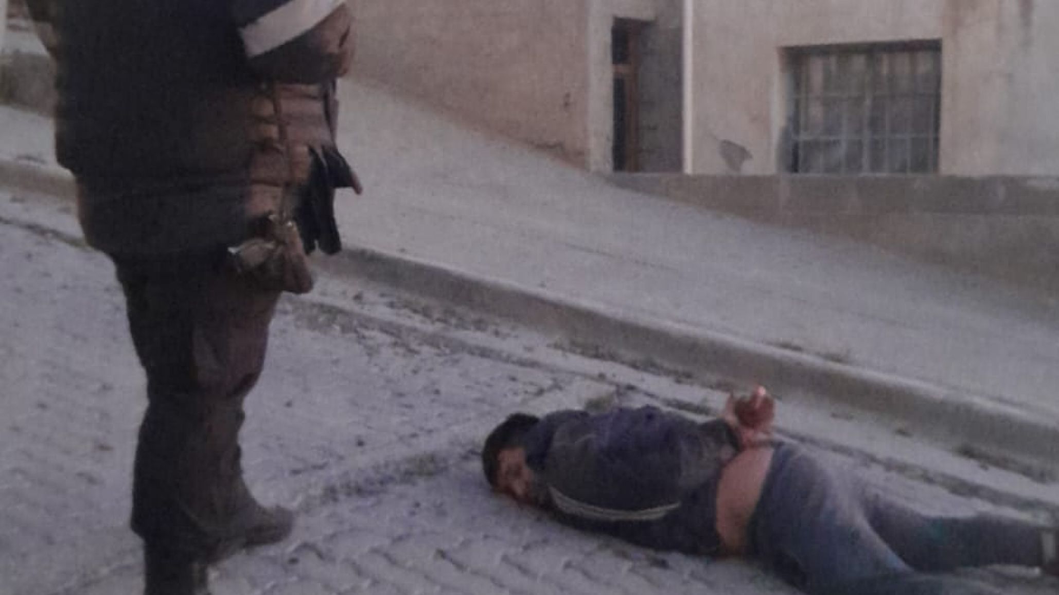 Apedrearon a la policía durante una persecución a un hombre que robaba cables