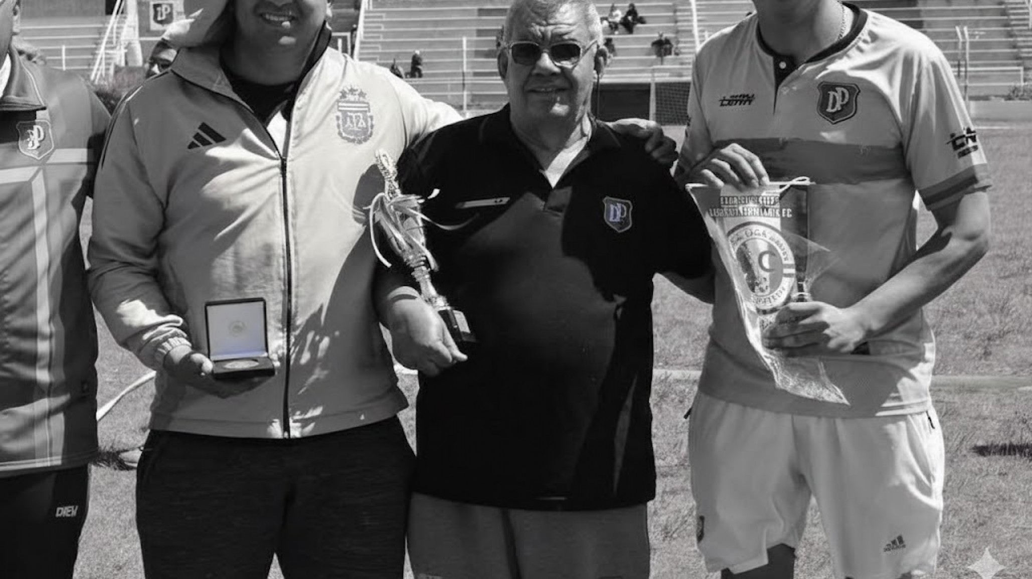 Inmenso dolor en el fútbol comodorense por el fallecimiento de José "Huevo" Guerreiro, histórico dirigente de Deportivo Portugués