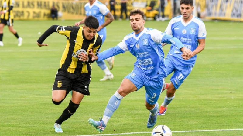 Madryn igualó con Estudiantes y se quedó sin ascenso