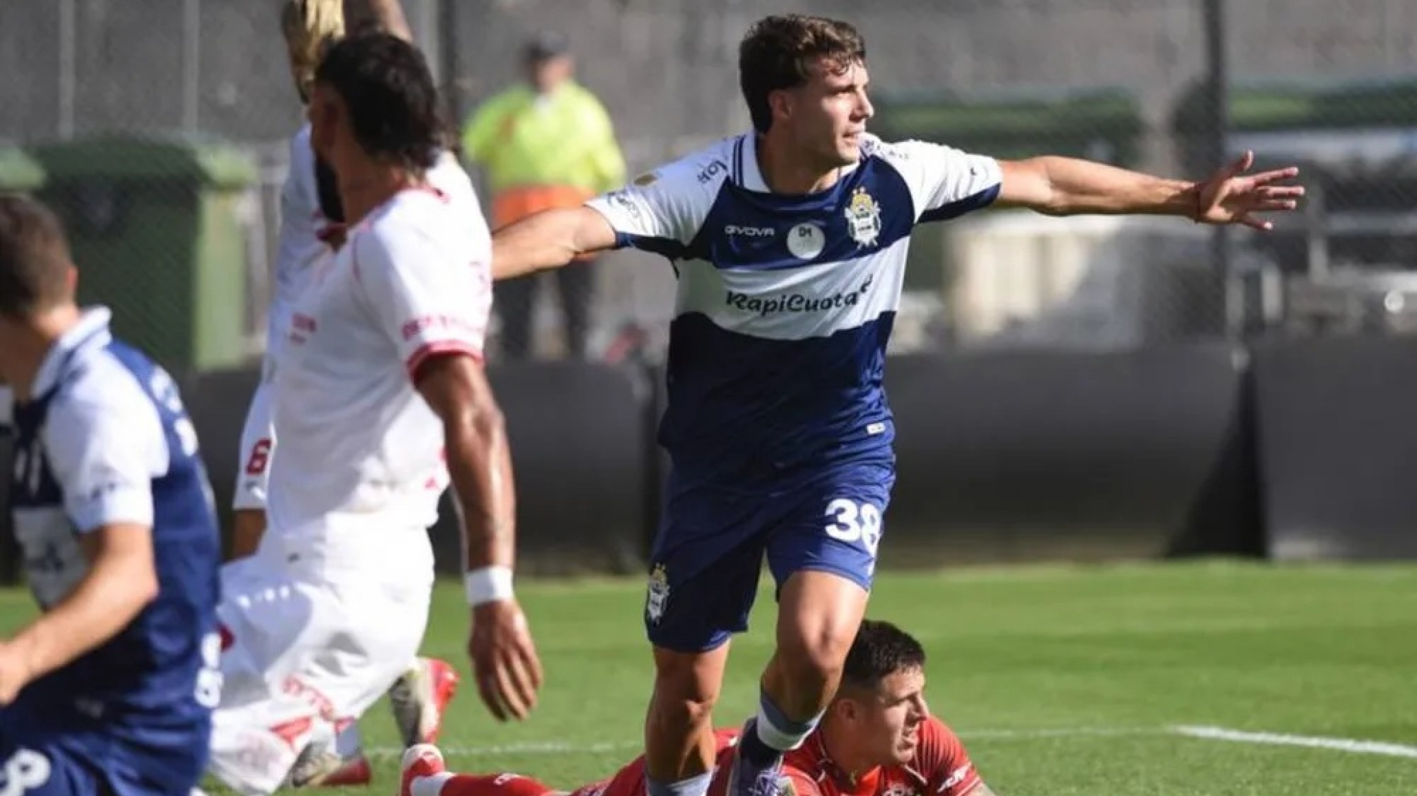 Gimnasia pasó del descenso asegurado a la ilusión por su primer campeonato y jugará la semifinal contra Estudiantes en La Plata