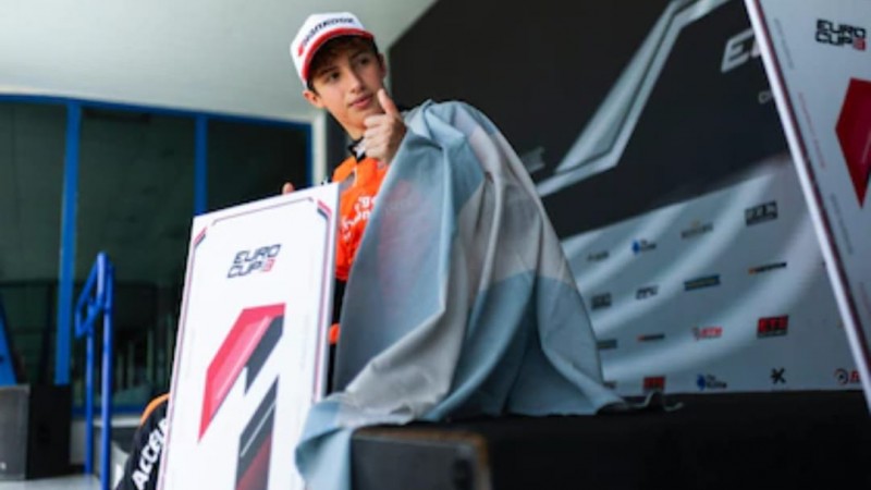 Tiene raíces en Chubut y corre para Red Bull: Mattia Colnaghi, la joya que quiere usar licencia argentina