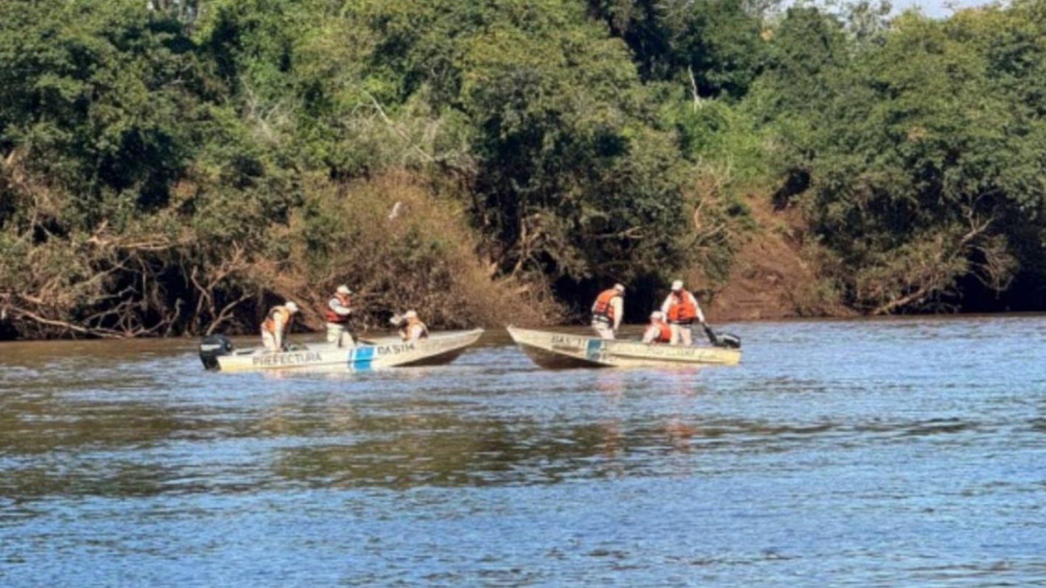 Hallaron sin vida al policía desaparecido tras el accidente con su lancha en el río Paraná