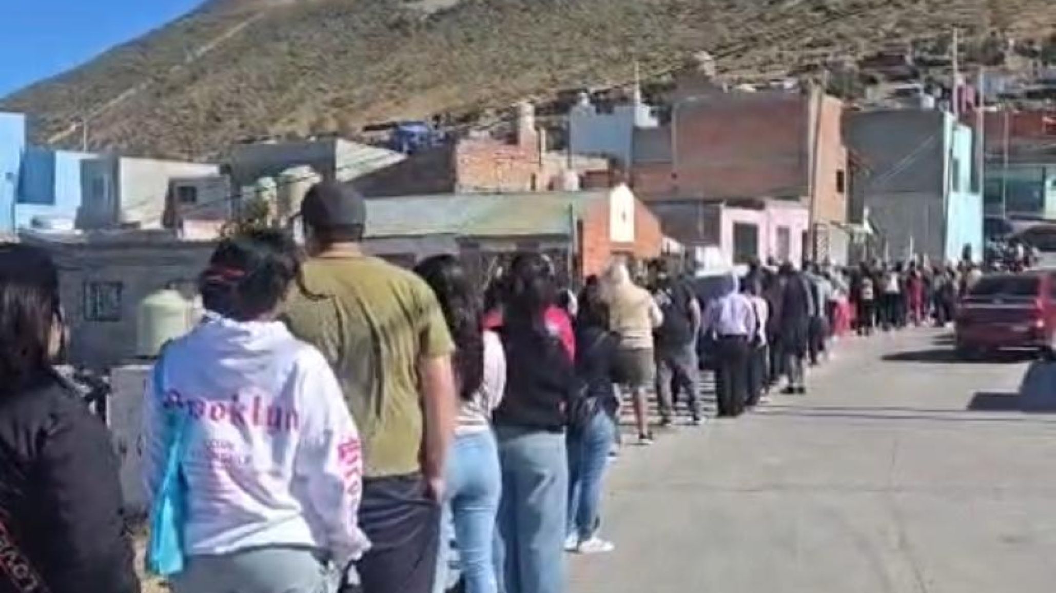 "Había gente desde las 5 de la mañana": alta demanda en el tráiler de castración de Las Flores