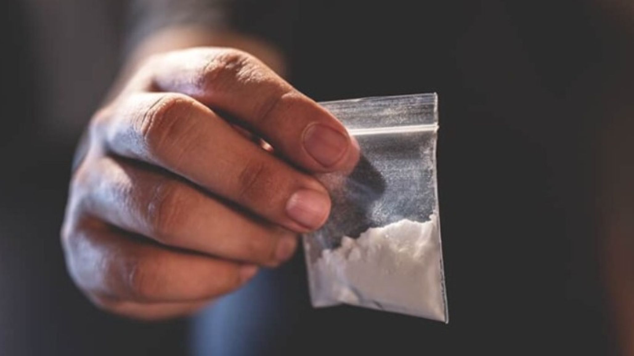 Condenaron a la "mula" que viajaba con valijas de doble fondo: llevaba la cocaína desde Buenos Aires a Comodoro
