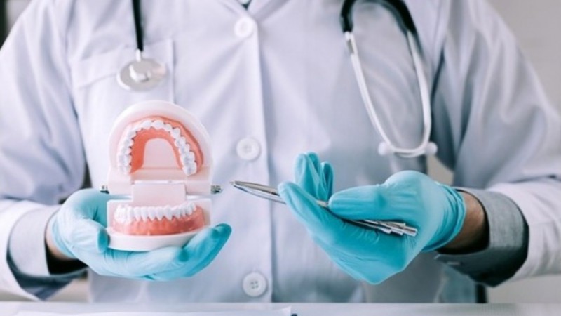 Abuso en consultorio: un dentista fue condenado e inhabilitado de por vida para atender menores