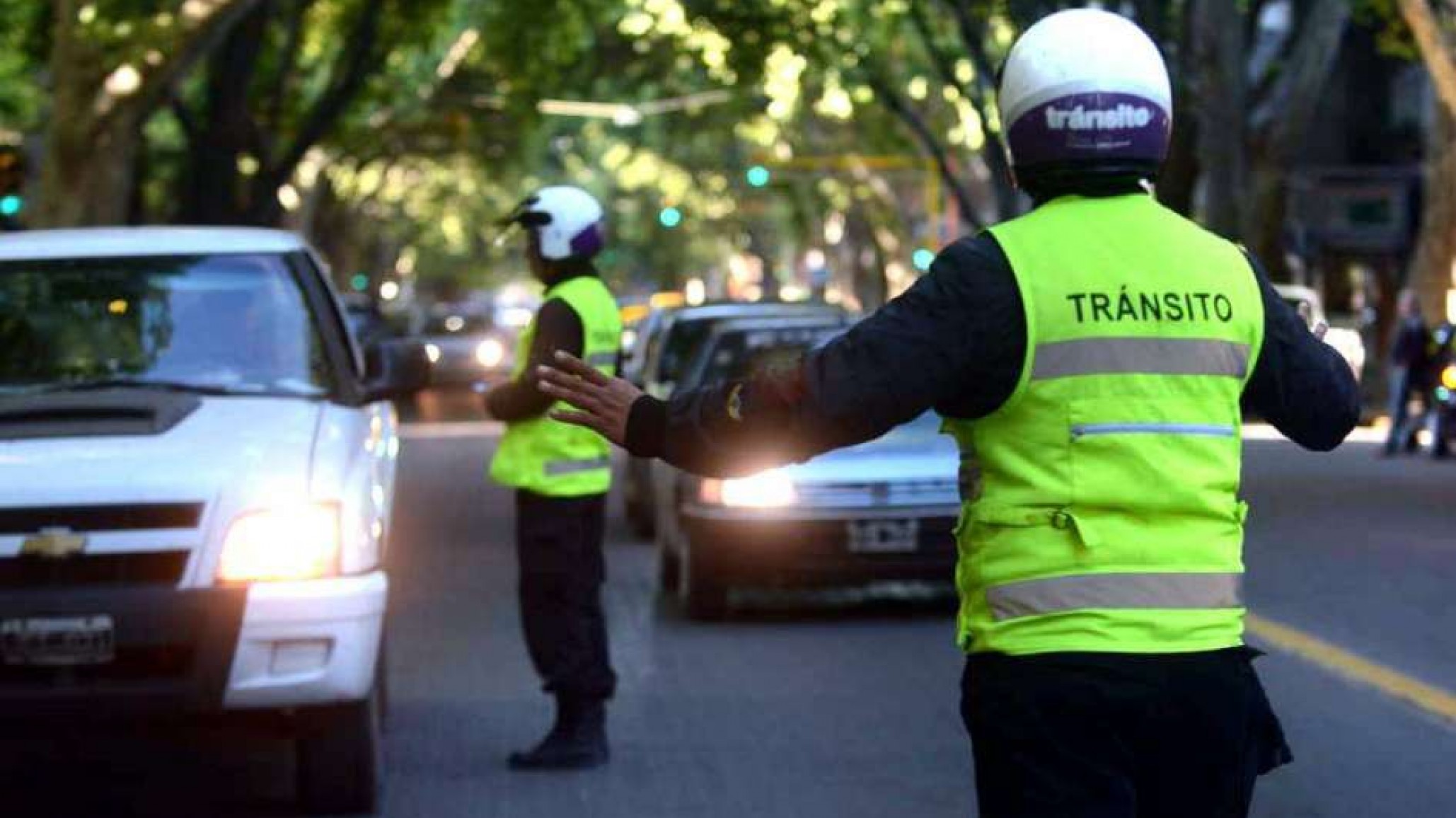 Comisario grave tras ser atropellado durante un control policial en Santa Cruz