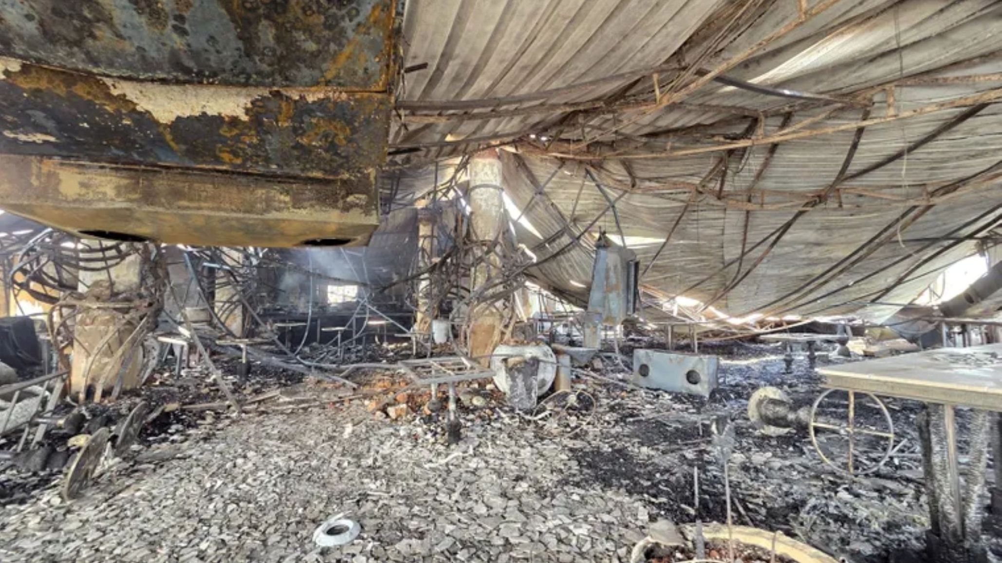 Tragedia en club nocturno en India: al menos 25 muertos tras incendio