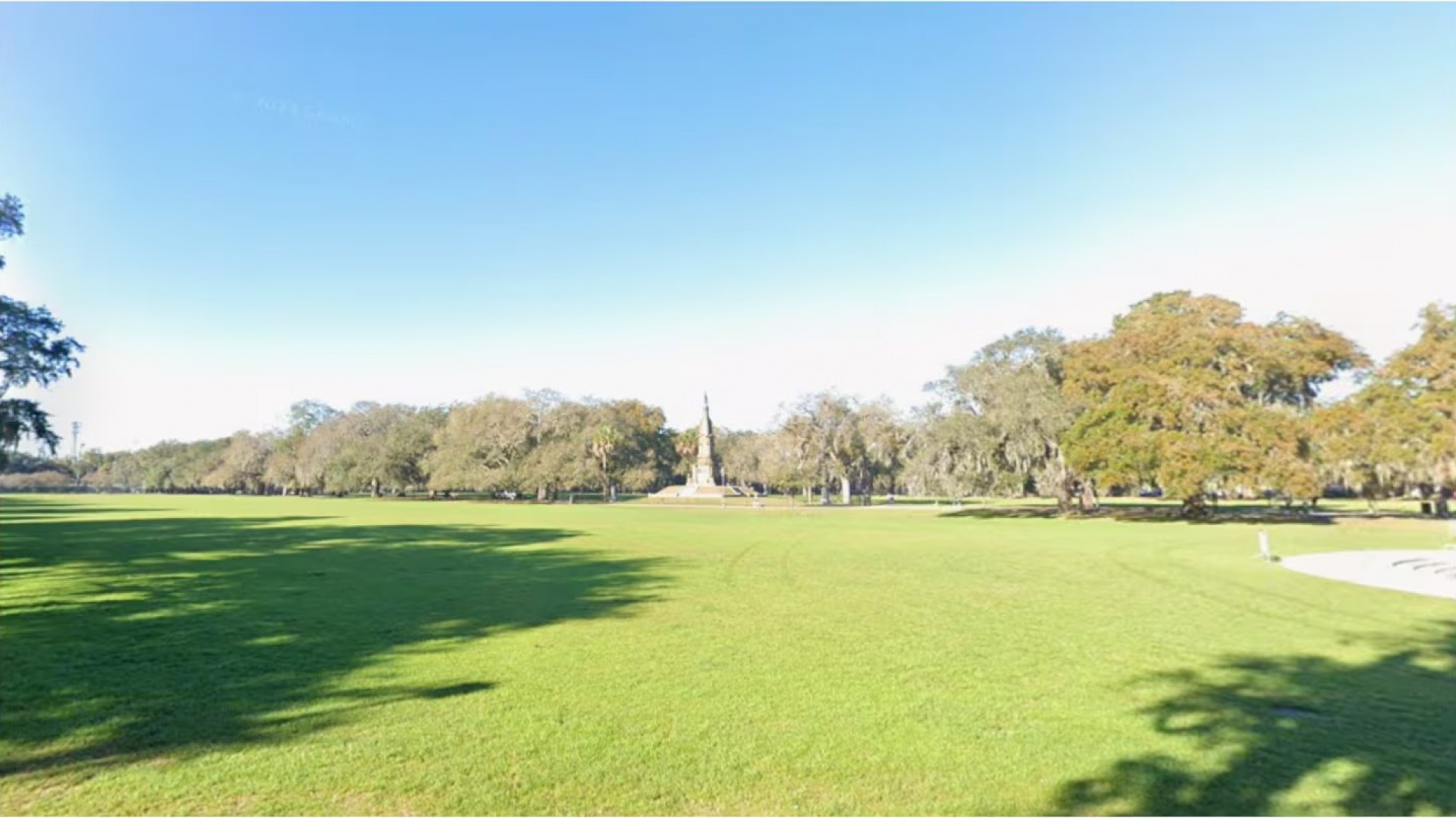 Brutal agresión con ácido en un parque: una mujer sufrió quemaduras graves