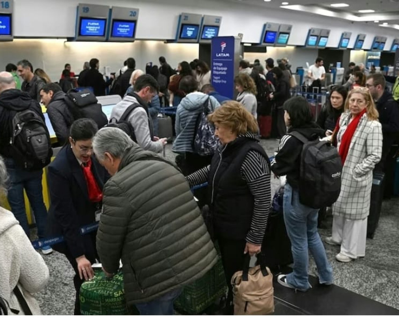 Comenzó el paro de controladores aéreos y ya hay más de 24.000 pasajeros afectados en todo el país