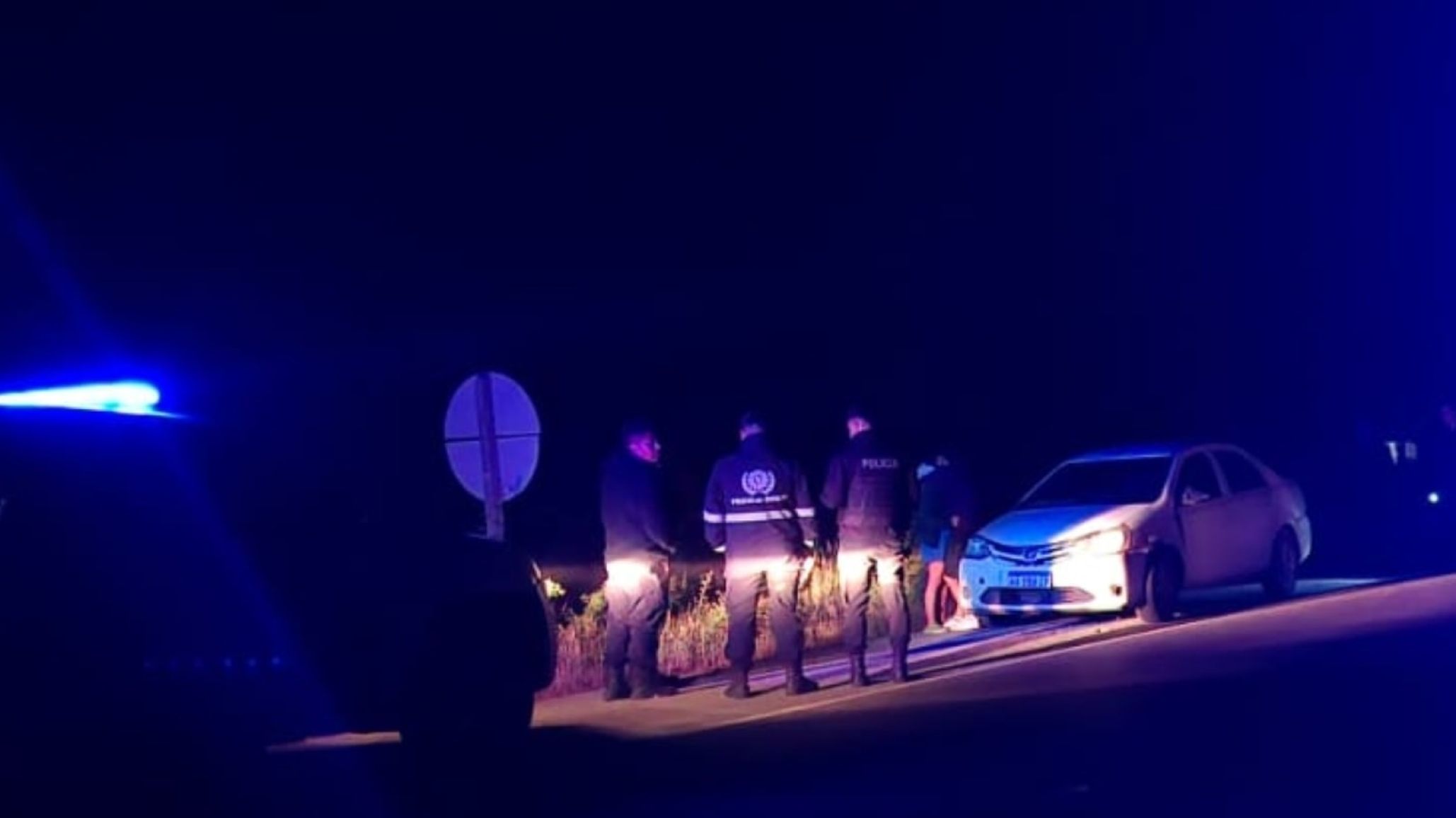 Tres detenidos en Ruta 40: intentaban escapar con un aire acondicionado y un bidet en el auto