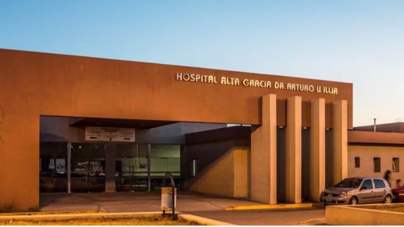 Conmoción en Córdoba: una mujer se atragantó en la cena de Nochebuena y murió