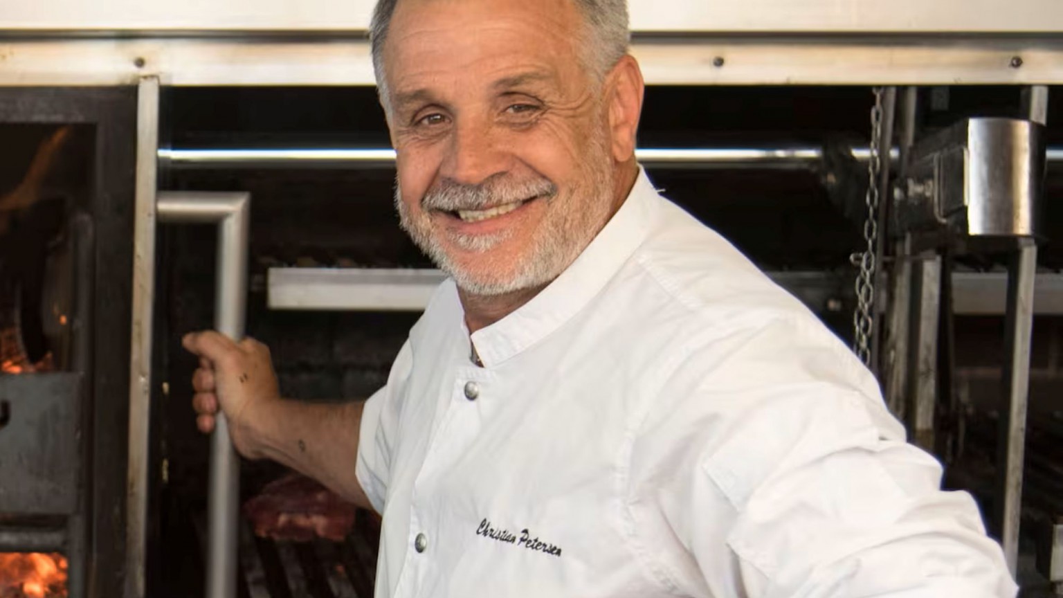 Christian Petersen fue trasladado a Buenos Aires y evoluciona tras su grave descompensación en el volcán Lanín