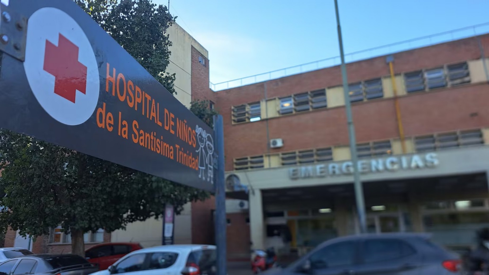 Un niño de 3 años recibió un disparo en la cabeza y una joven de 21 años está detenida