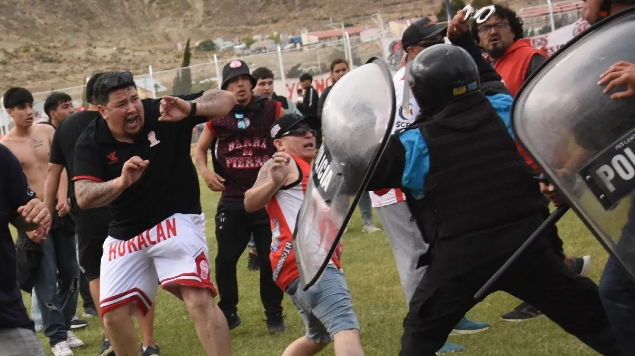 Tras los incidentes en la final, suspendieron por un año al presidente de Huracán