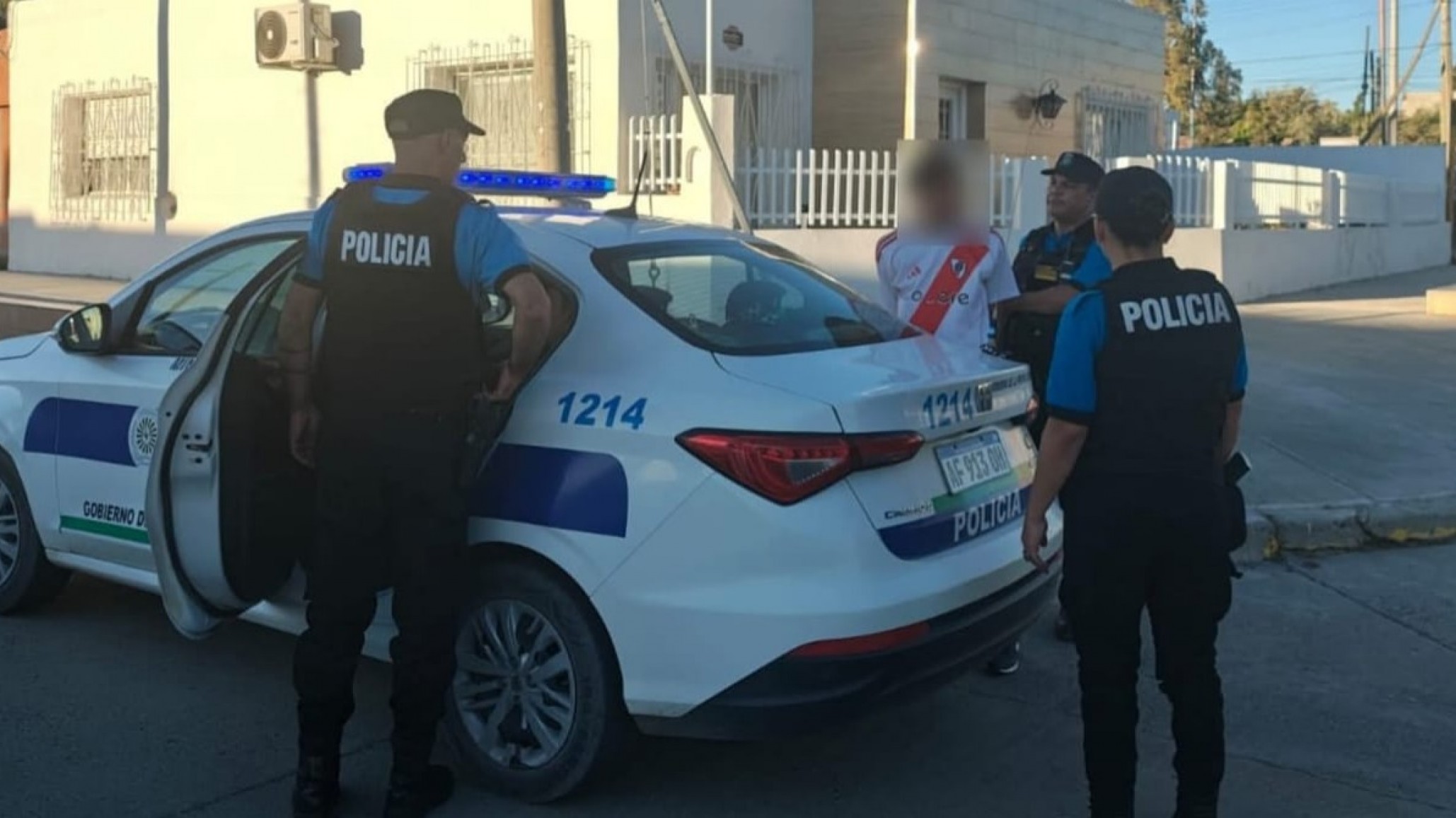 Tres detenidos tras una pelea en un colectivo: uno tenía pedido de captura