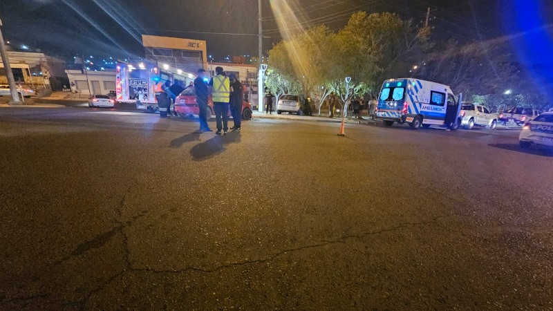 Hubo un choque en Rivadavia y Kennedy durante los festejos de Año Nuevo