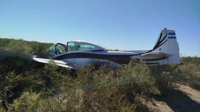 Accidente aéreo en Las Grutas: se estrelló la avioneta que piloteaba y caminó hasta una YPF para pedir ayuda