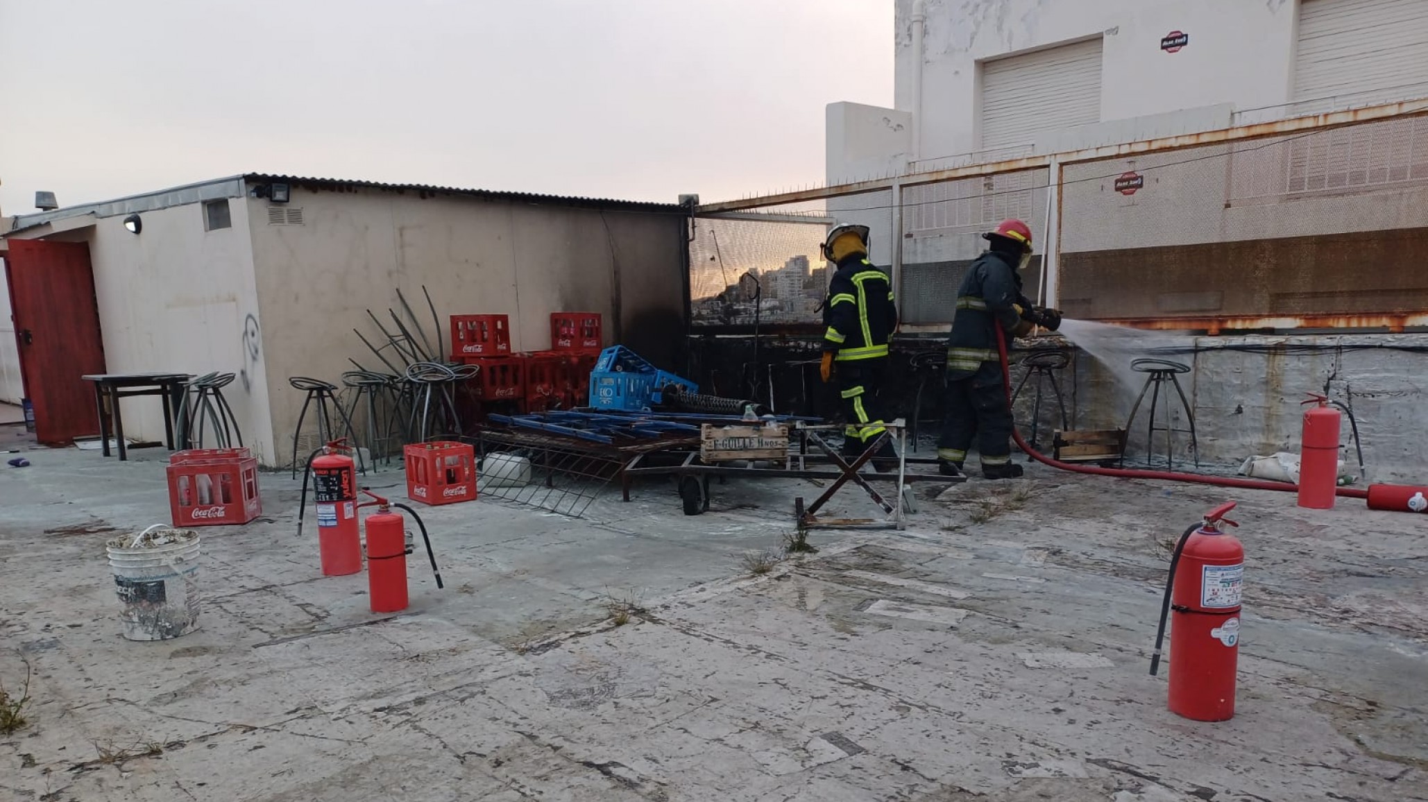 Ocurrió un incendio en la terraza de un local nocturno