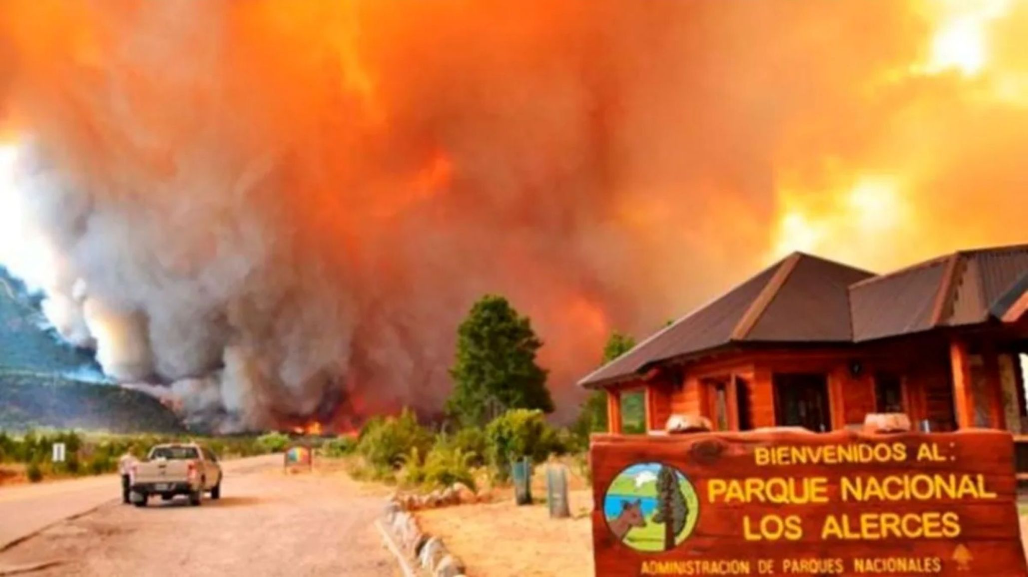 Incendio en Los Alerces: humo, viento y condiciones extremas limitan trabajo de aviones hidrantes y brigadistas