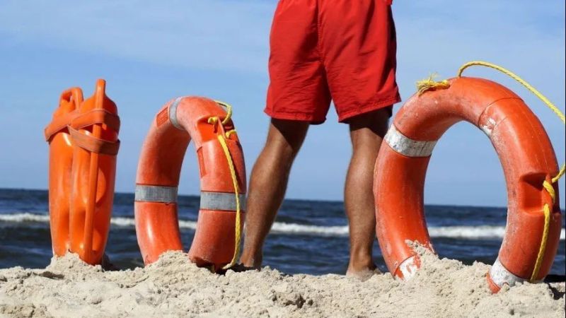 Guardavidas recuerdan normas de seguridad para nado, navegación y uso de la playa en Comodoro