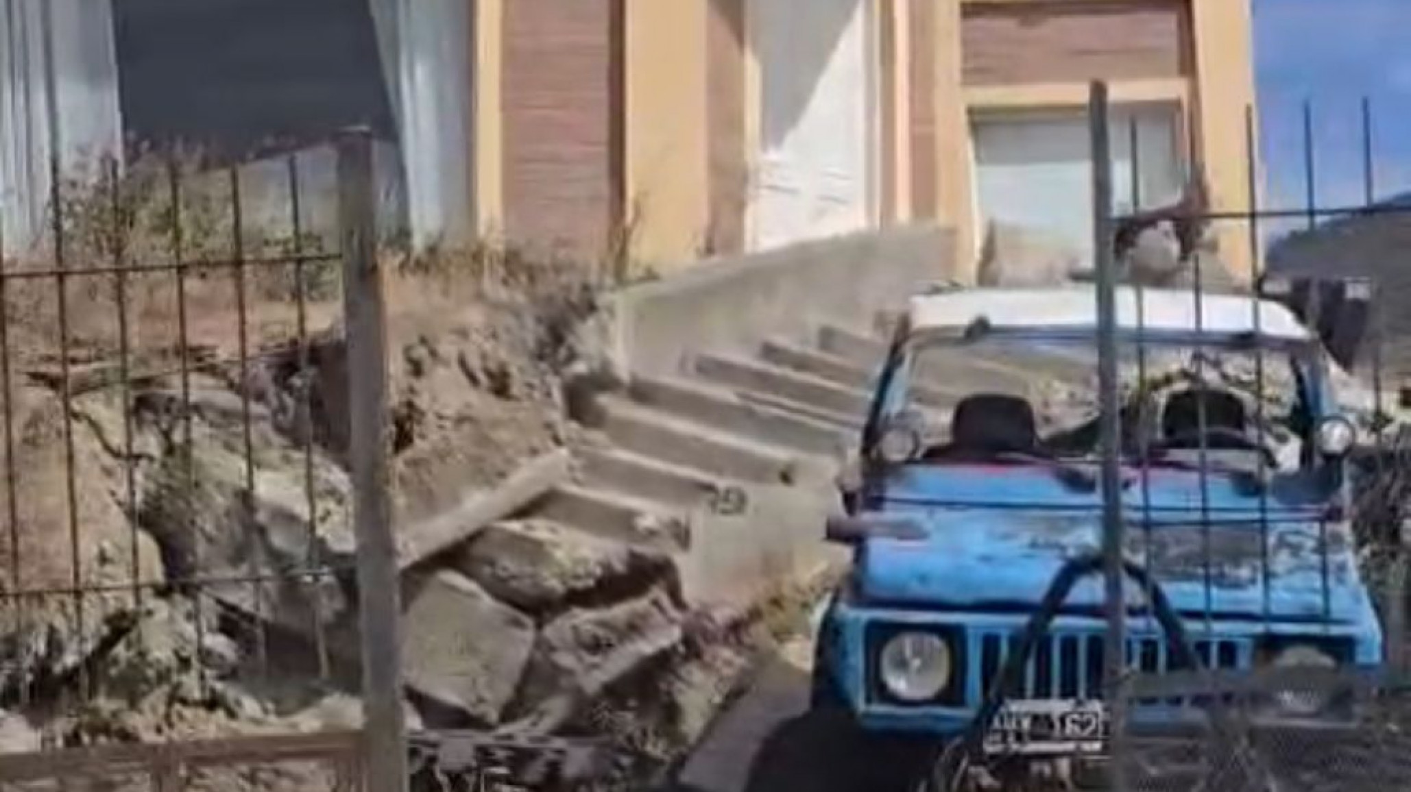 El drama de los vecinos de El Marquesado: "Pagamos nuestras casas y se están viniendo abajo"