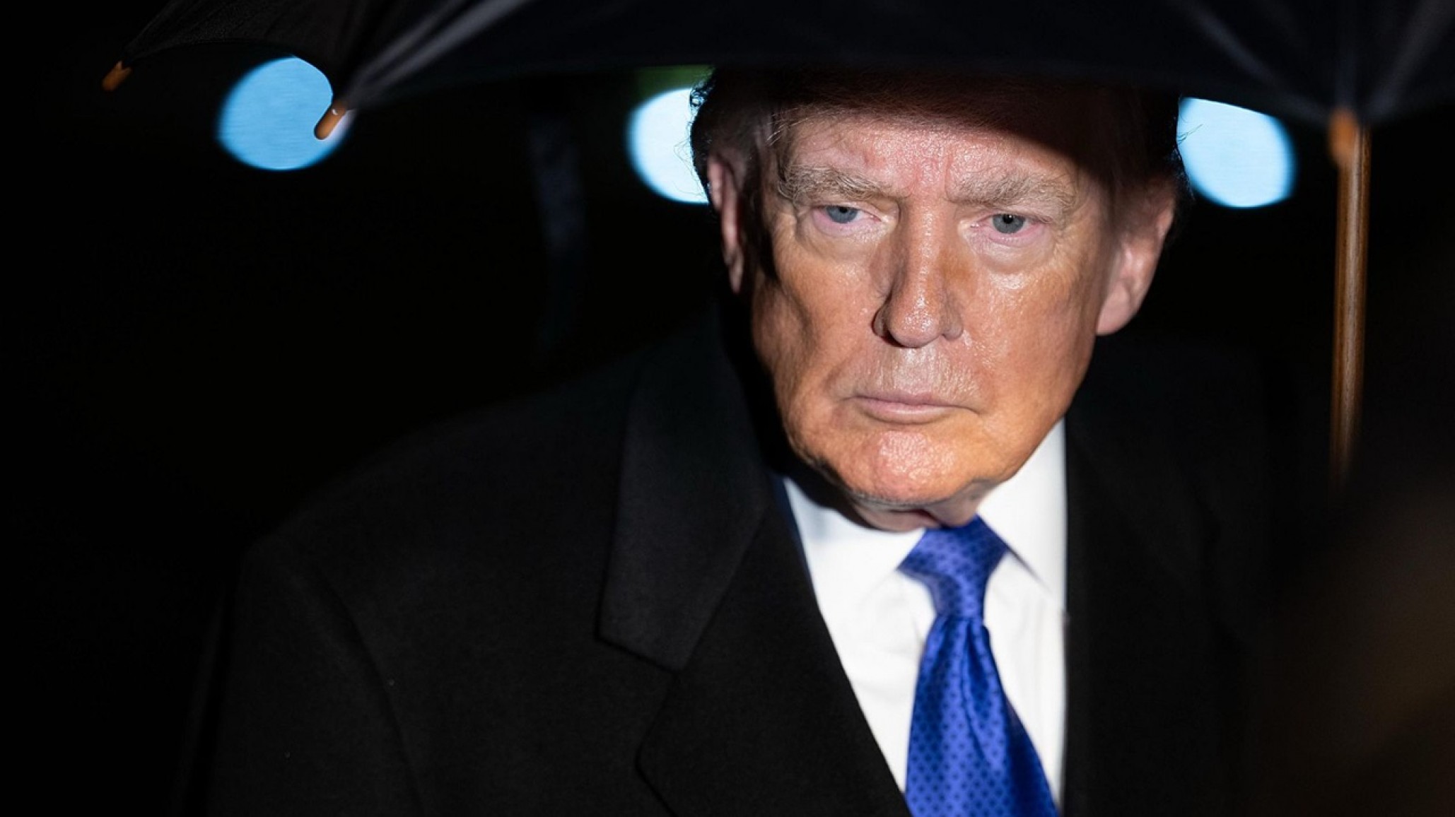 Estados Unidos ordena la evacuación inmediata de sus ciudadanos de Irán y amenaza con una invasión