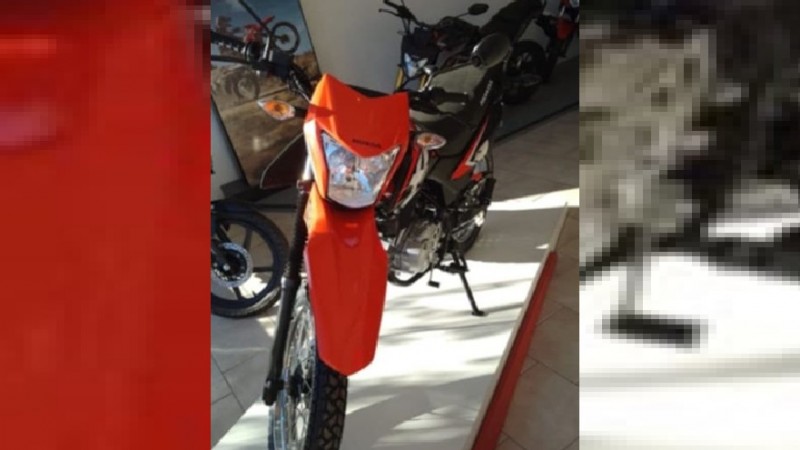 Aprovecharon el caos de los incendios para robar una moto en Lago Puelo