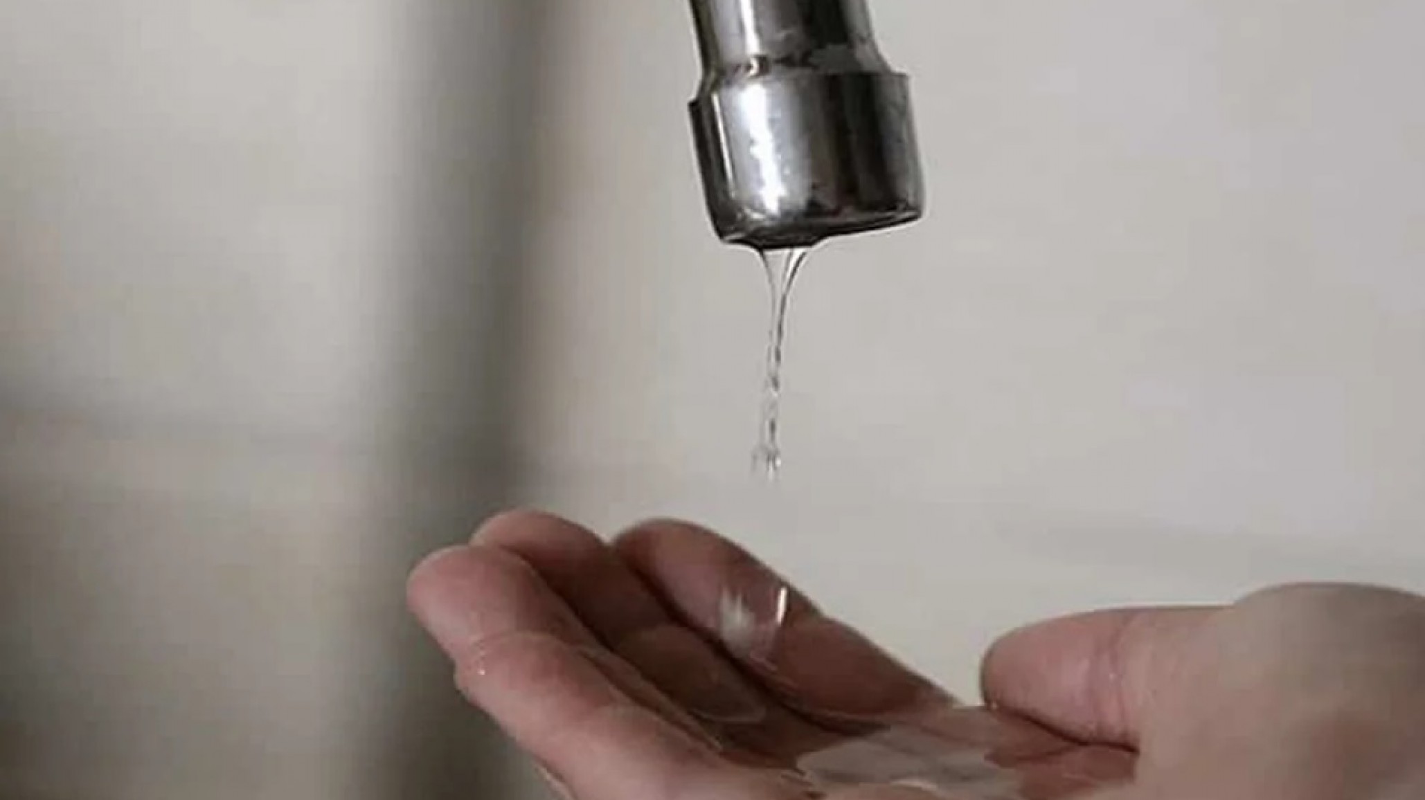 Comodoro se queda sin agua por 12 horas: corte general de urgencia desde las 18:00