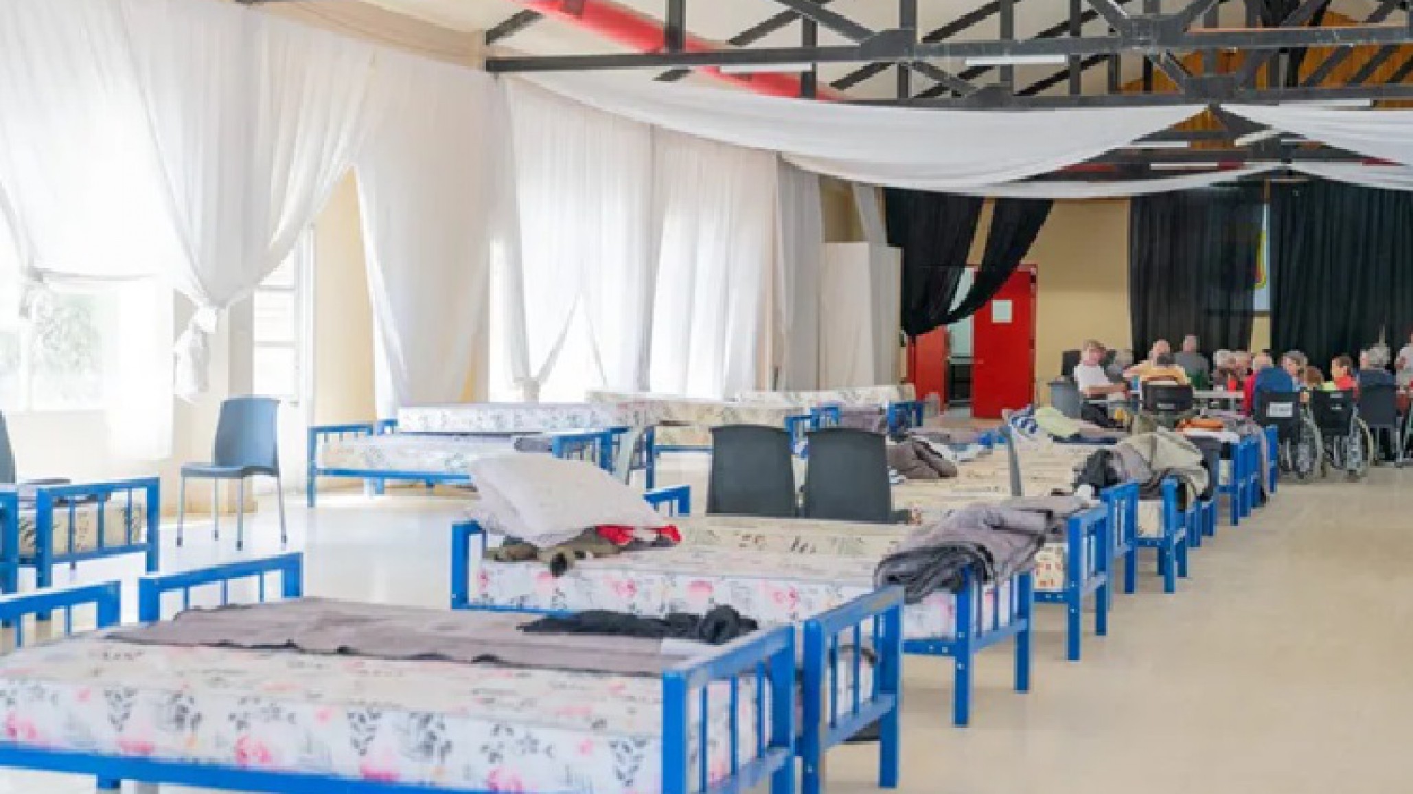 Refuerzan la atención médica y psicológica en los centros de evacuados de Comodoro