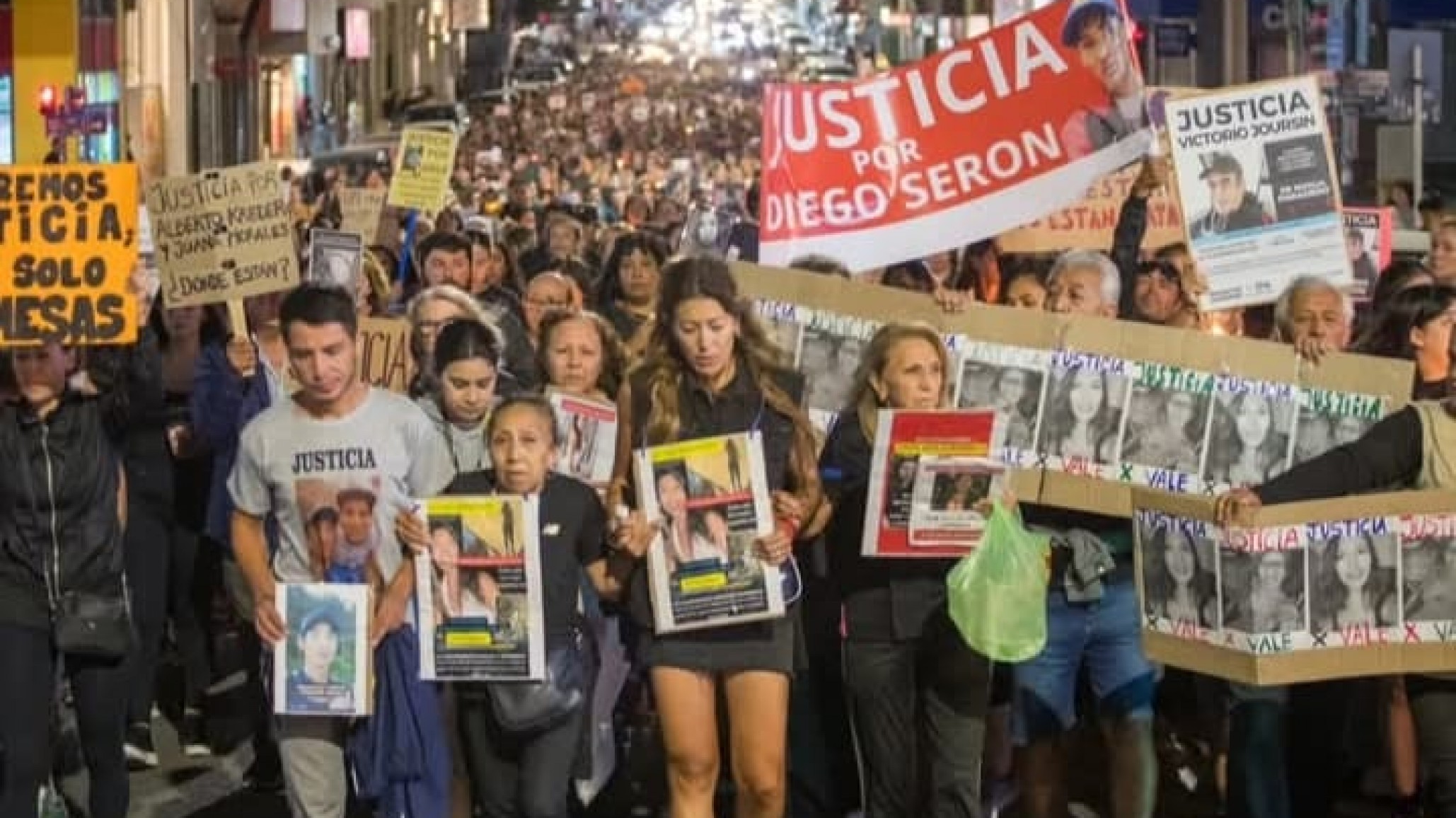 Comodoro marchó por los desaparecidos, llora la muerte de Valeria Schwab y Diego Seron y exige respuestas ante la inseguridad