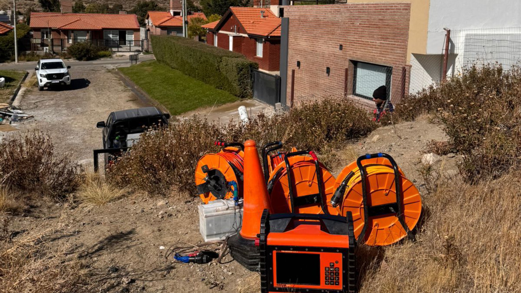 Comenzaron los estudios de tomografía eléctrica para analizar el subsuelo en barrio Médanos